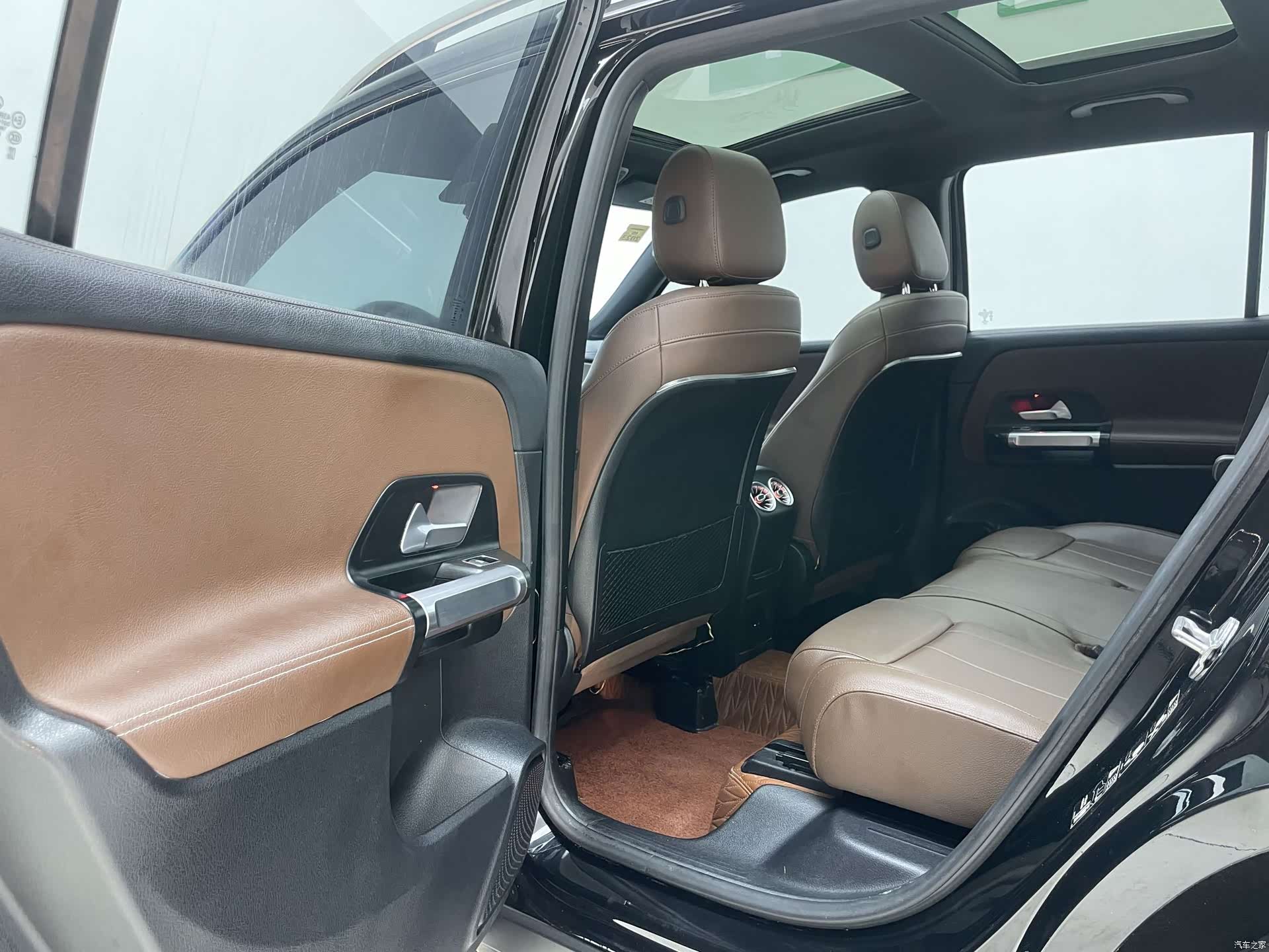 Mercedes-Benz GLB, 2021 23