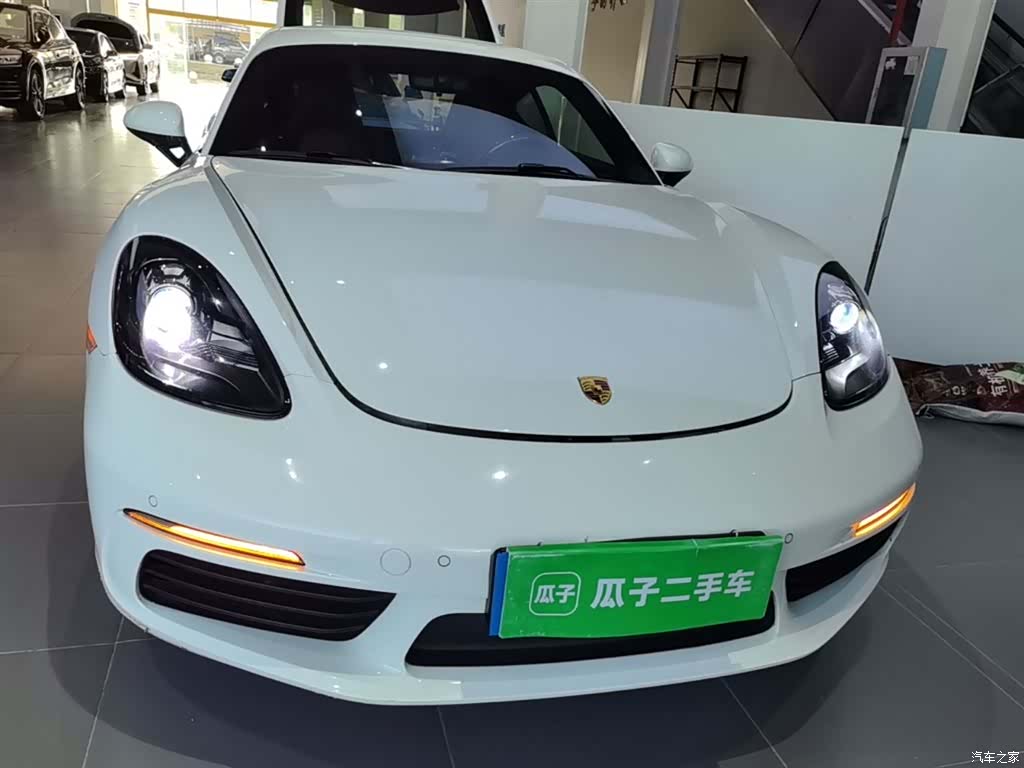 Porsche Cayman, 2019 3
