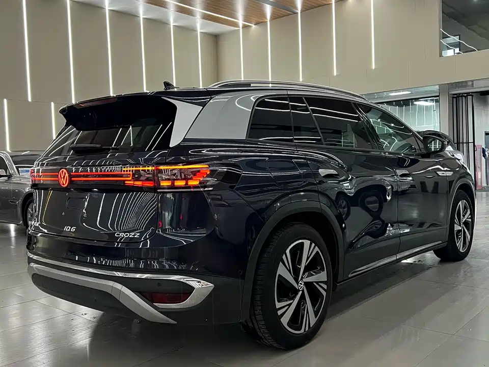 Volkswagen ID.6 CROZZ