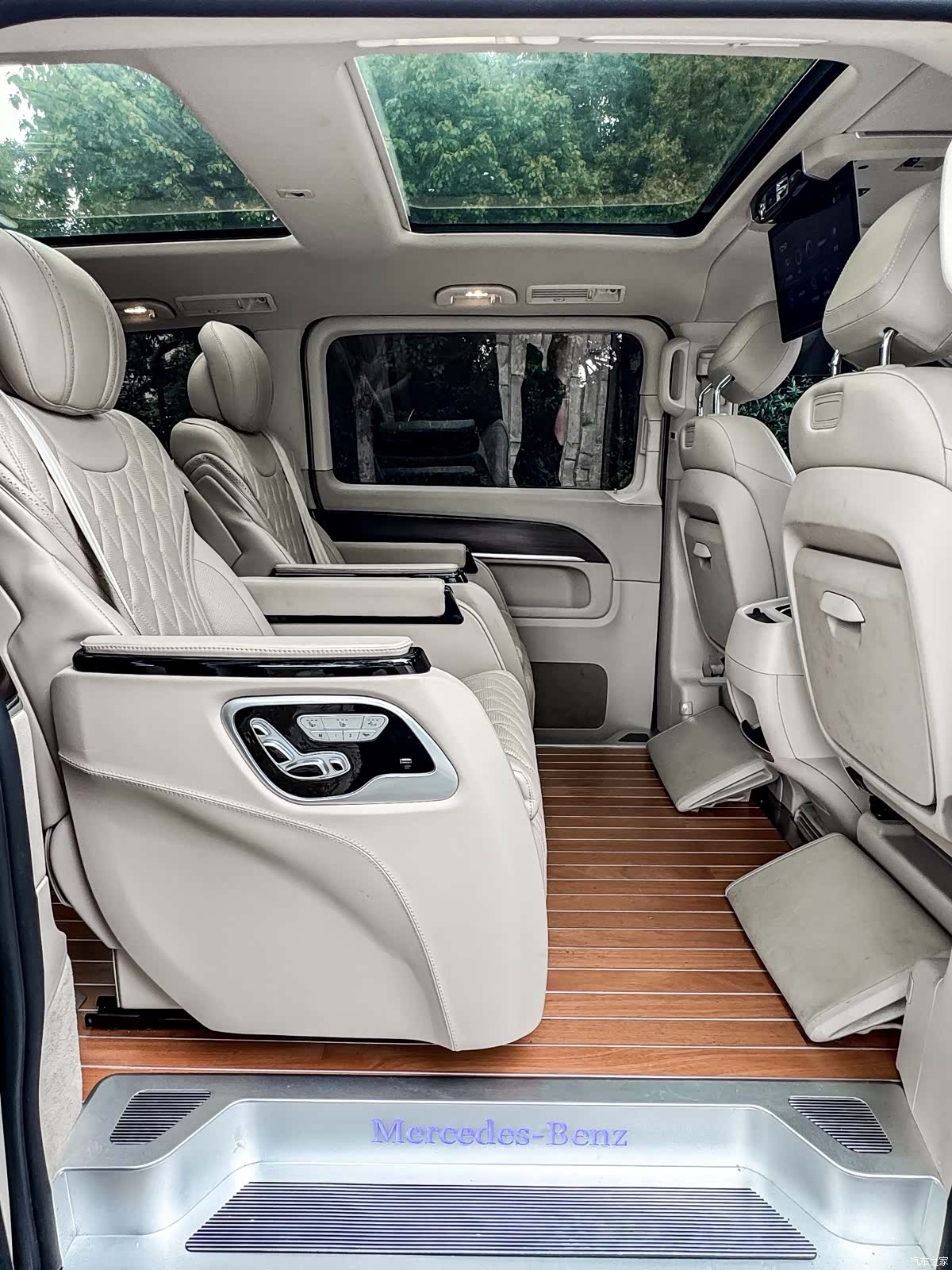 Mercedes-Benz V-Class, 2021 17