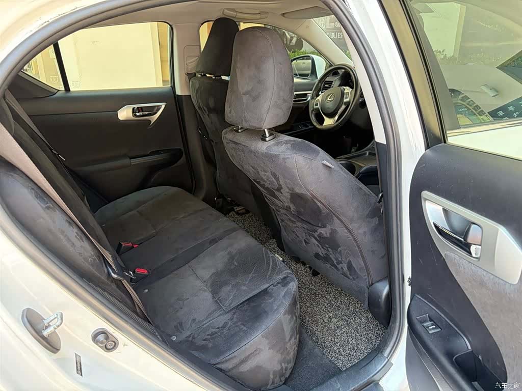 Lexus CT, 2013 9