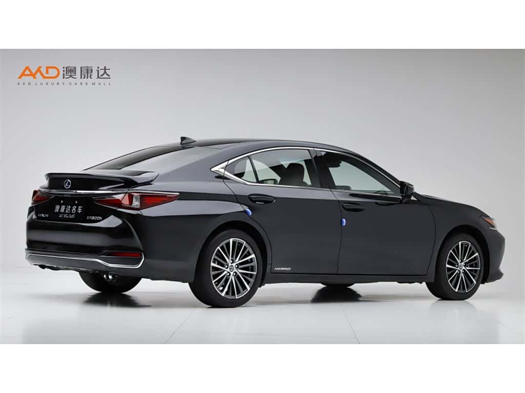 Lexus ES, 2022 3