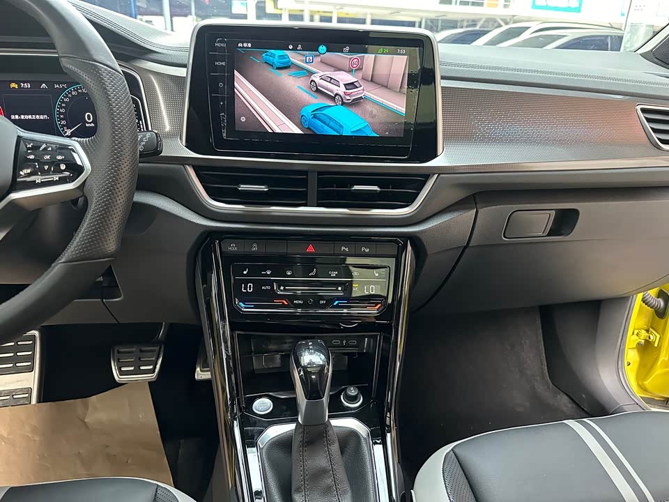 Volkswagen T-ROC exploring Songs