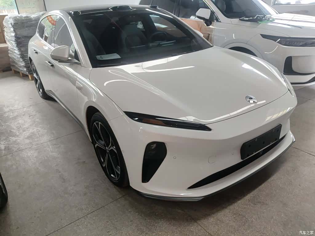 NIO ET5, 2025 4