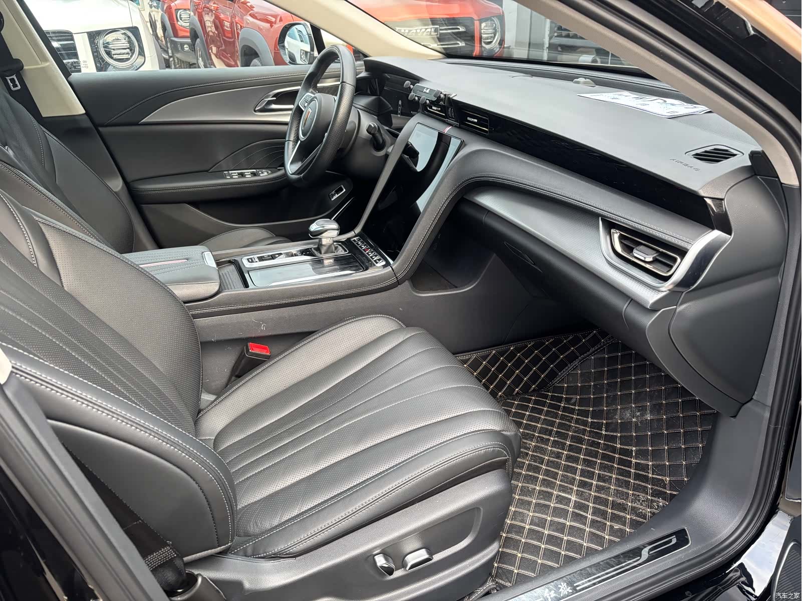 Hongqi H5, 2024 все фото