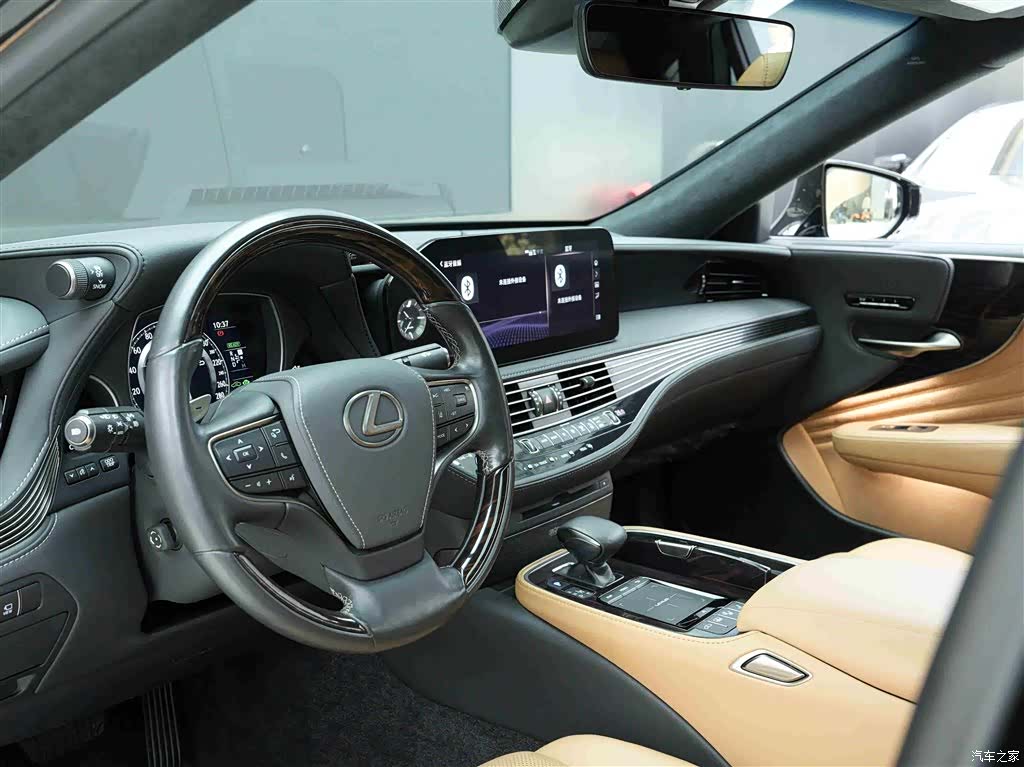 Lexus LS, 2023 7