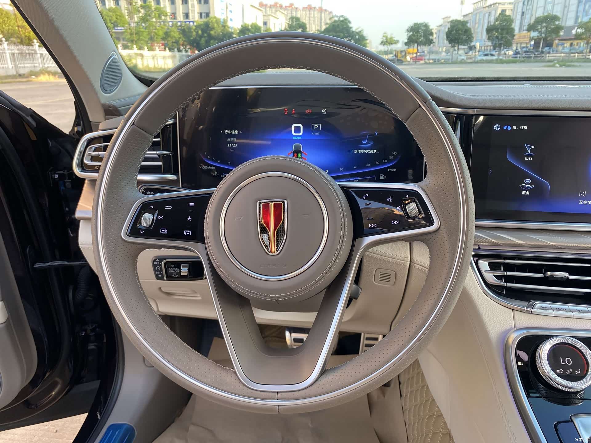 Hongqi H9, 2022 10