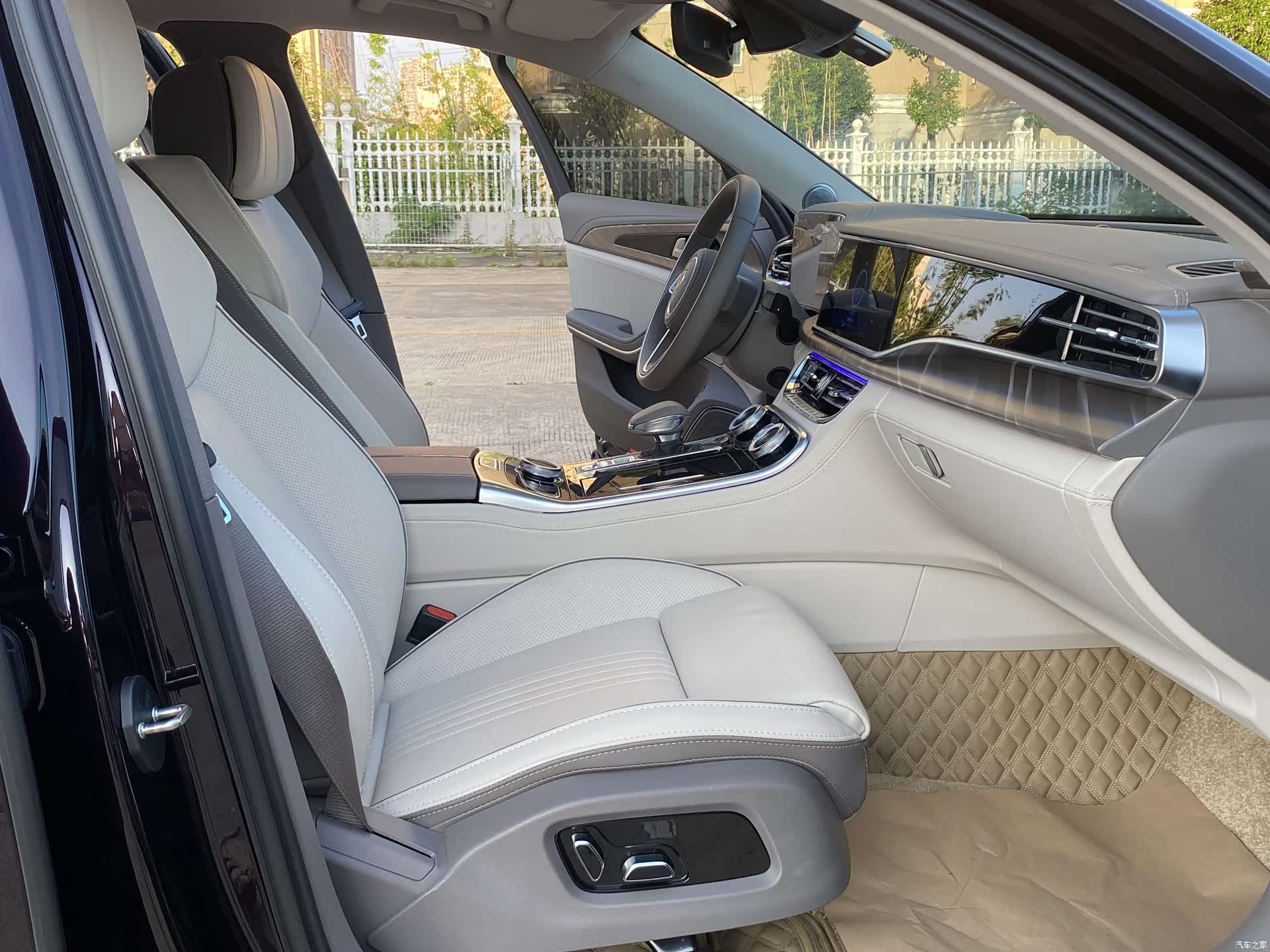 Hongqi H9, 2022 18
