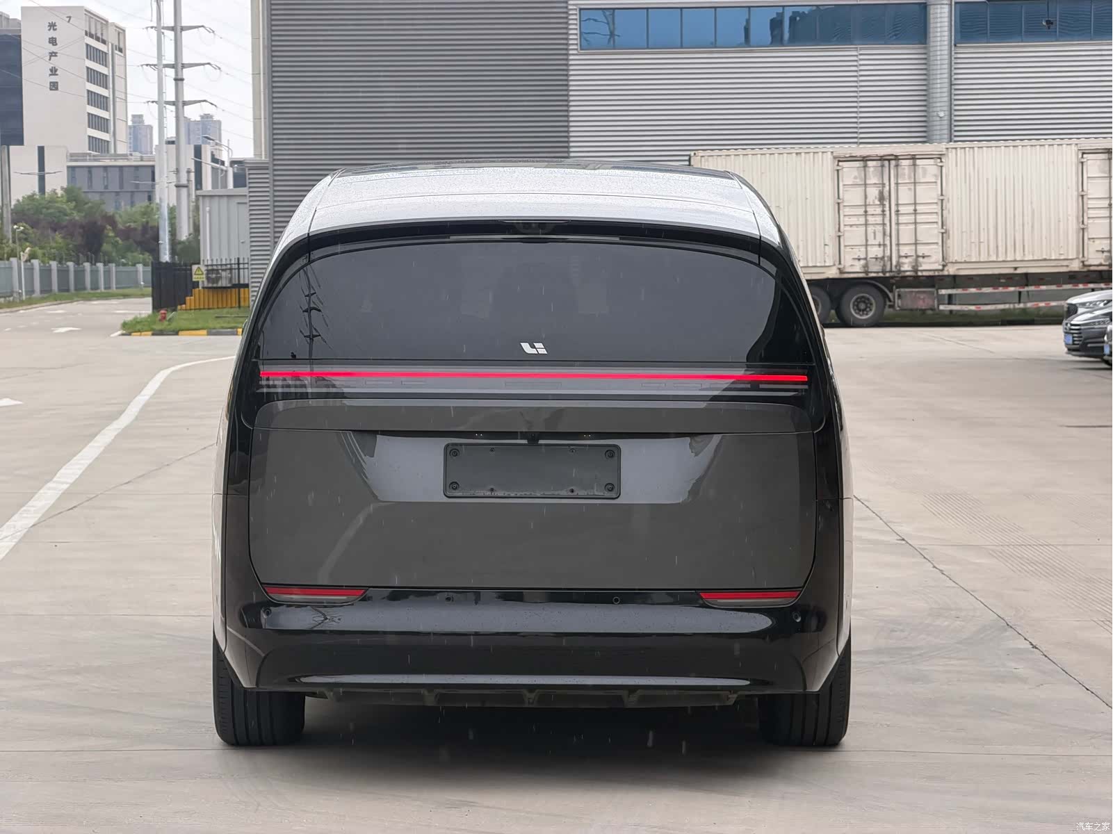 Li Auto MEGA, 2025 все фото