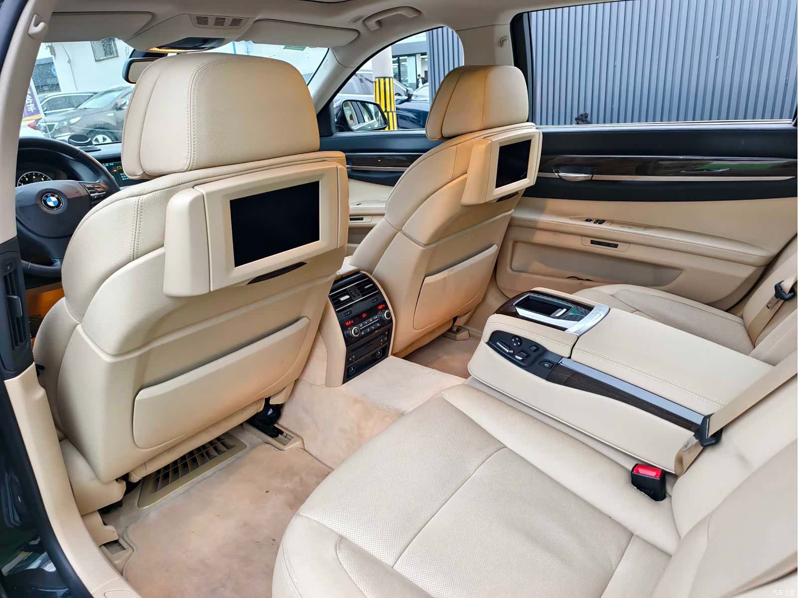 BMW 7 Series, 2011 9