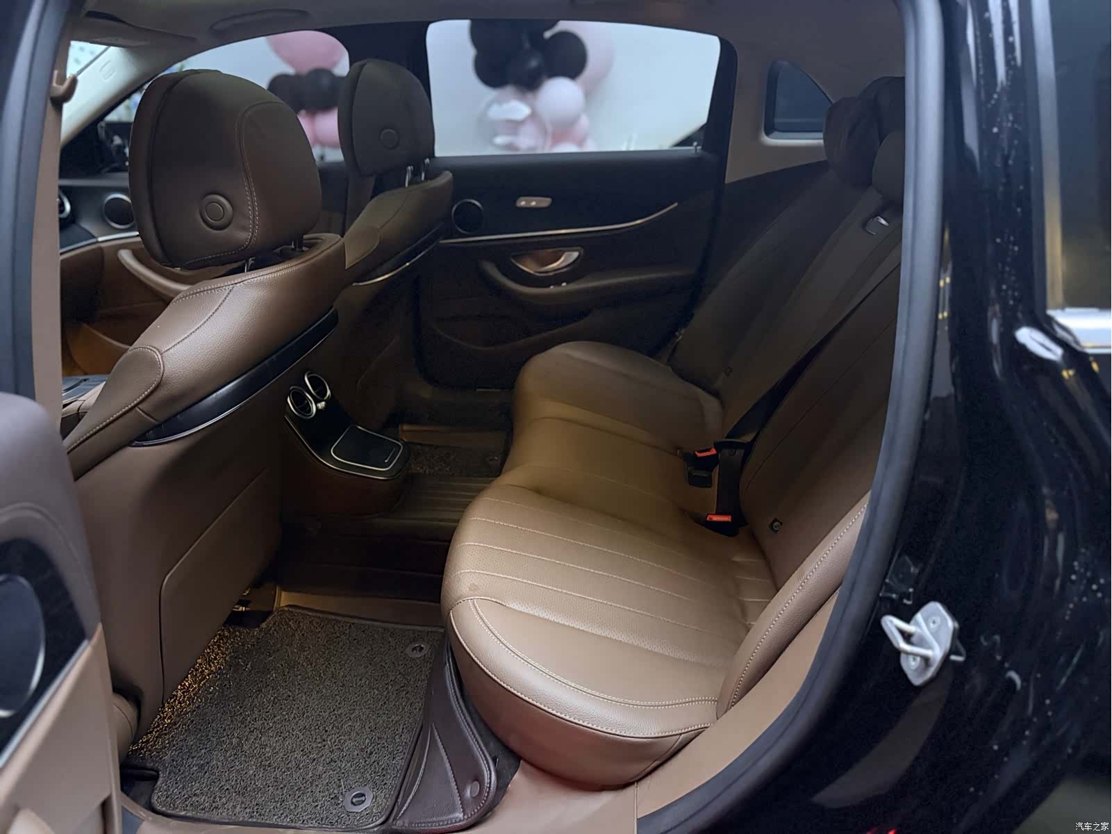 Mercedes-Benz E-Class, 2023 6