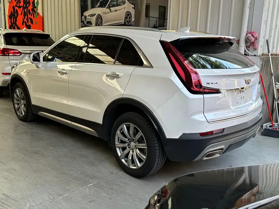 Cadillac XT4