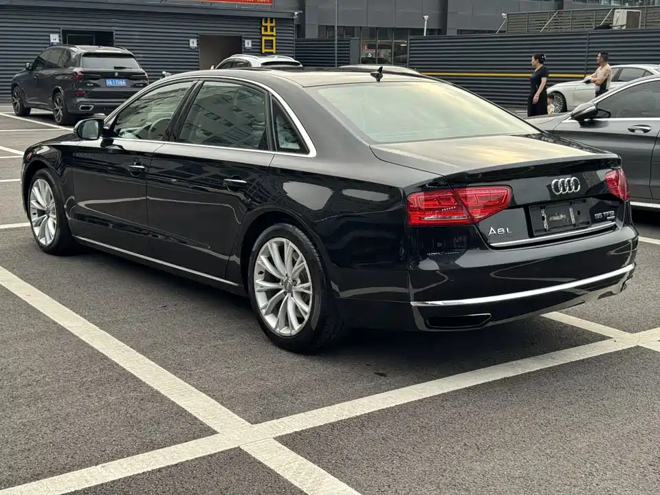 Audi A8
