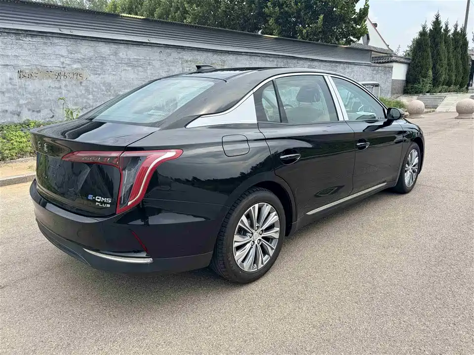 Hongqi E-QM5 Hongqi E-QM5