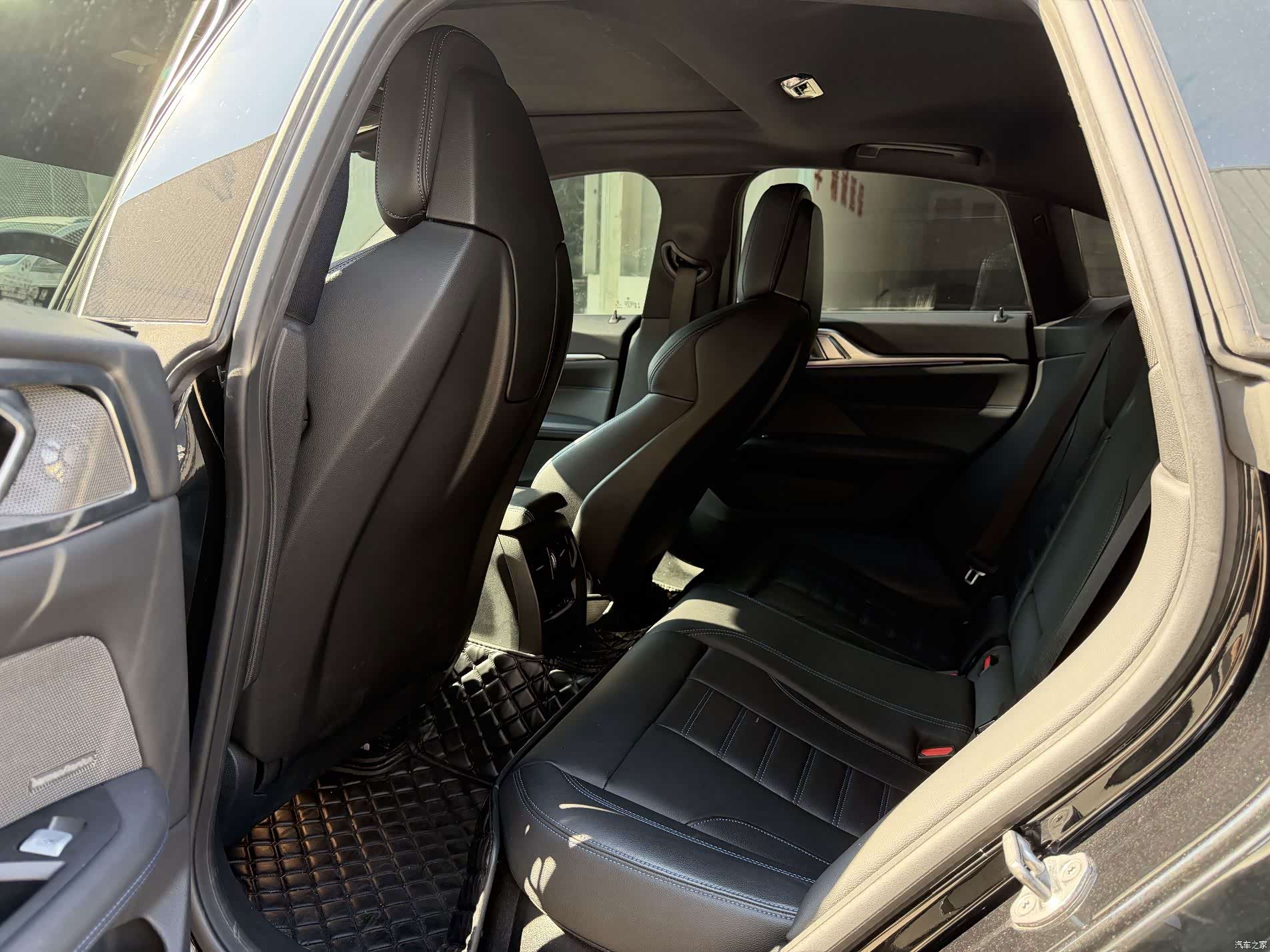 BMW i4, 2023 8