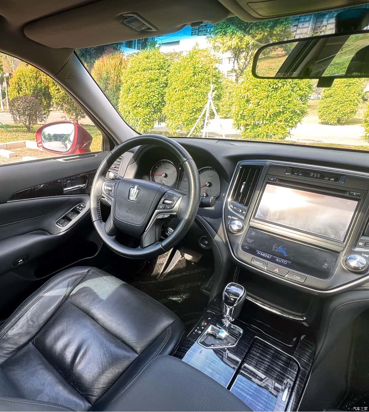 Toyota Crown, 2015 все фото