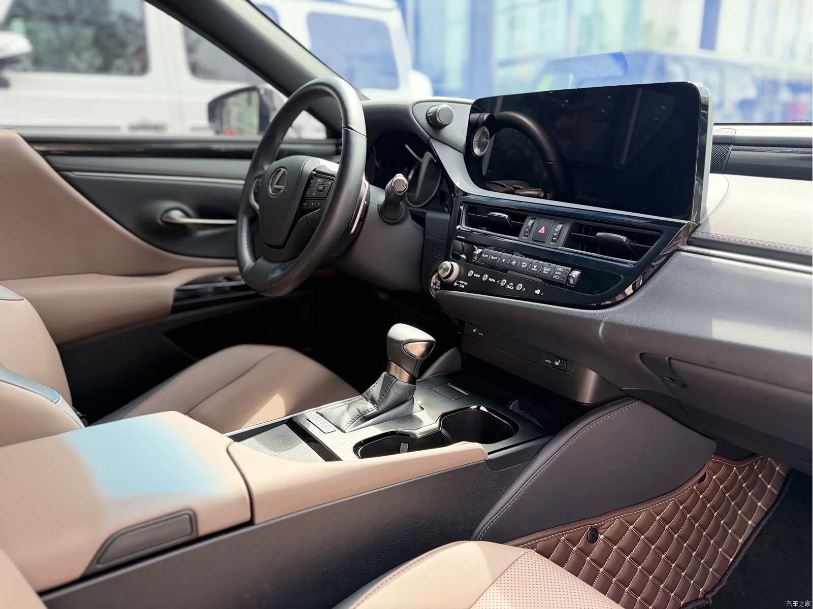 Lexus ES, 2023 24