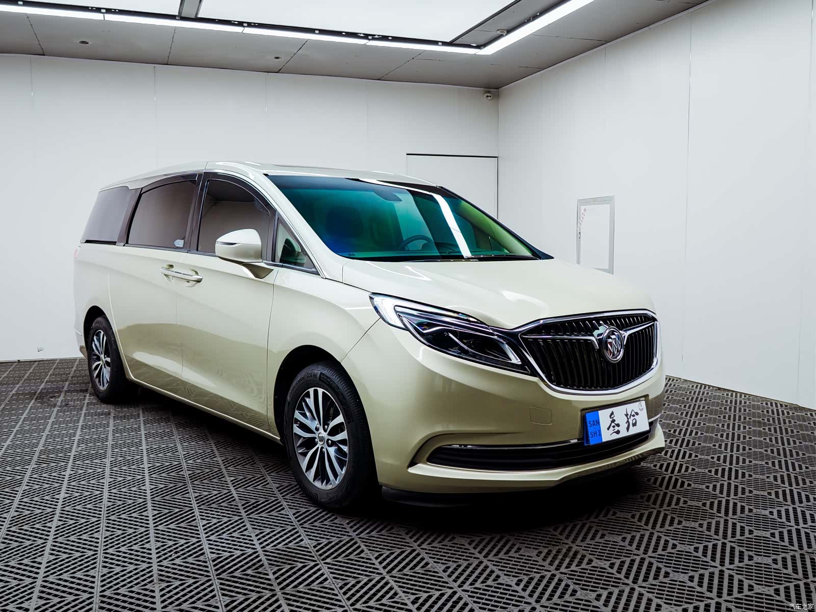 Buick GL8, 2020 3