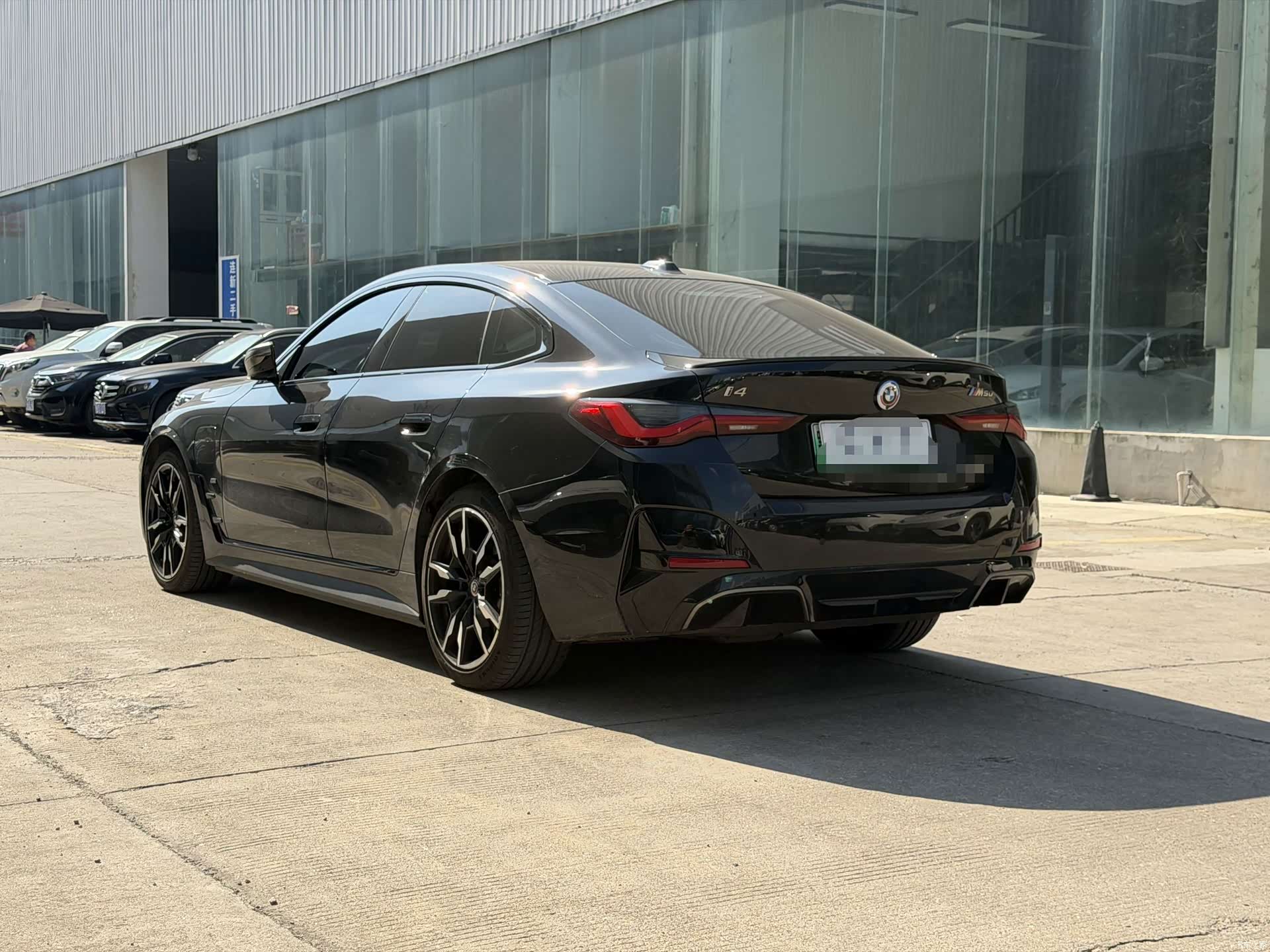BMW i4, 2023 4