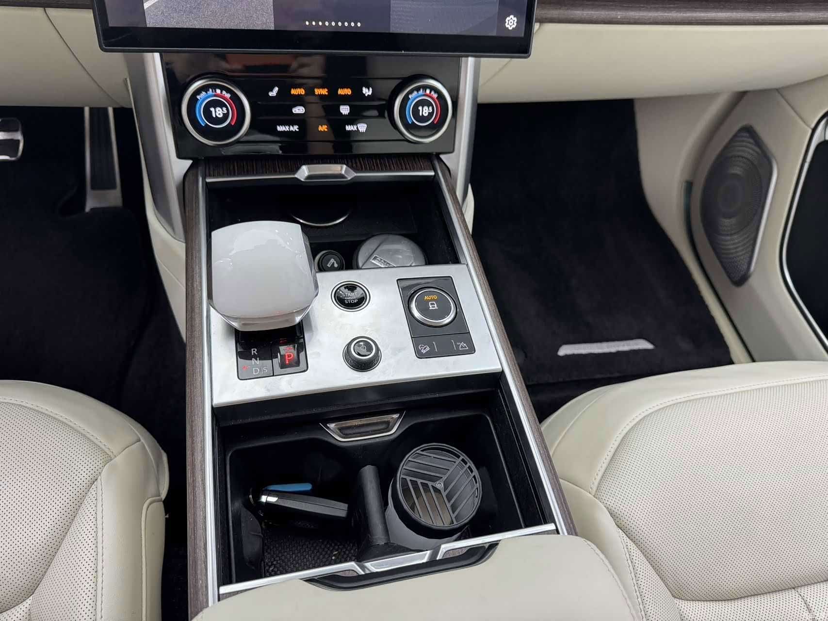 Land Rover Range Rover, 2023 15