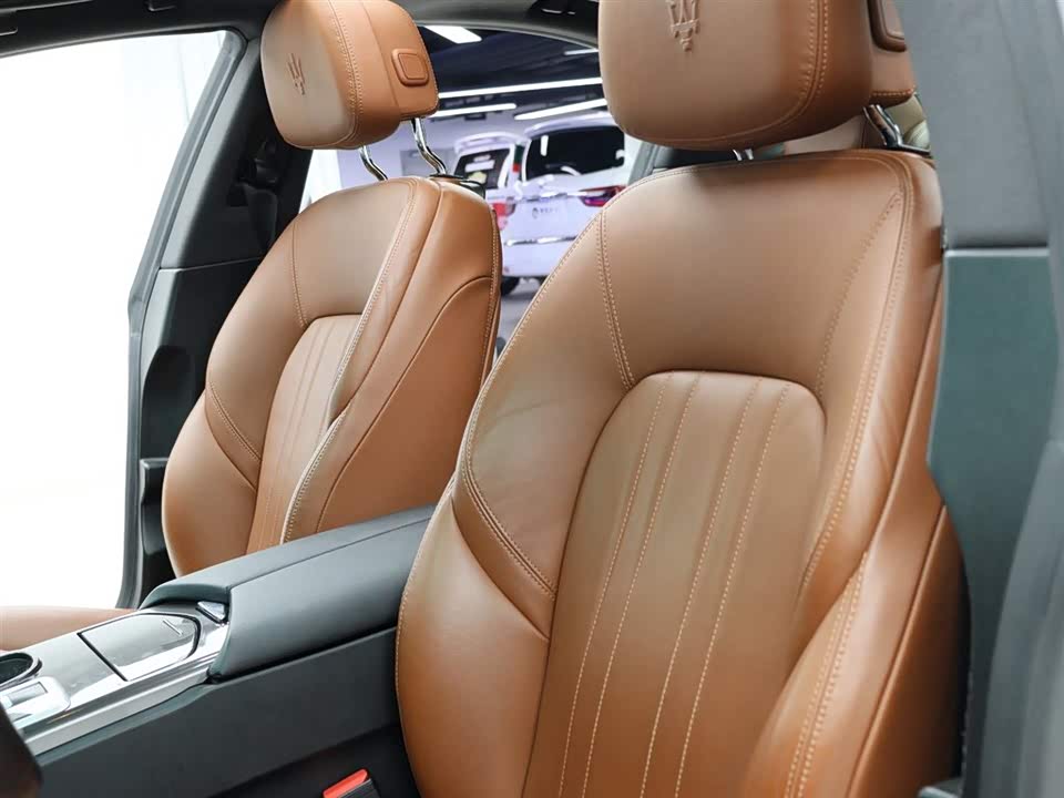 Maserati Ghibli Maserati Ghibli