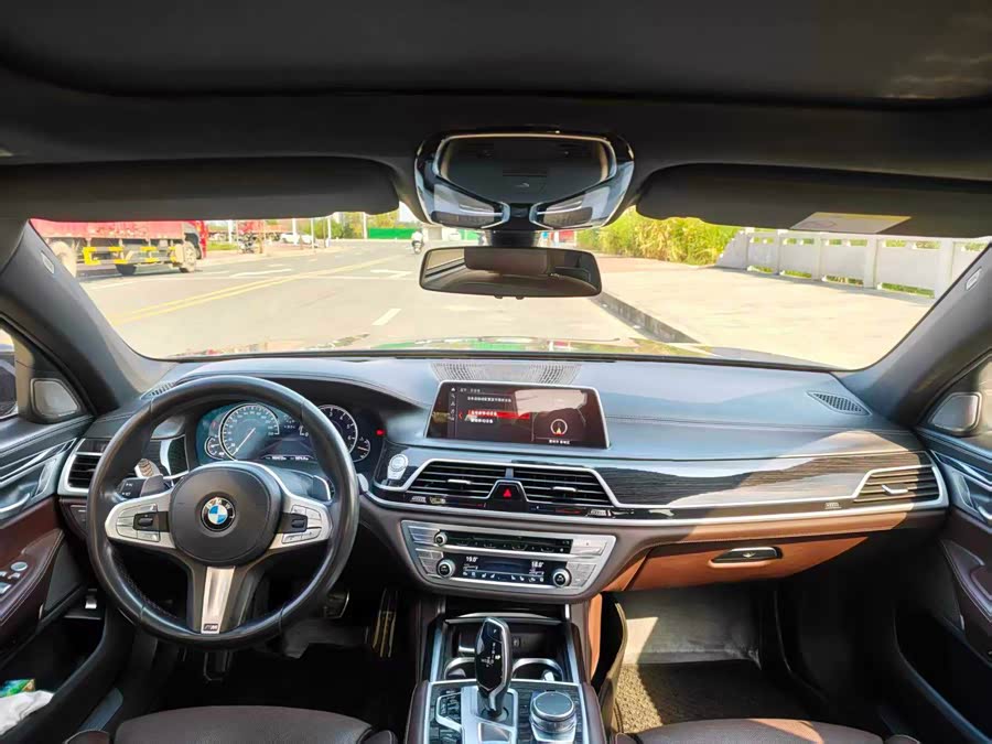 BMW 7-Series 2019, фото 6