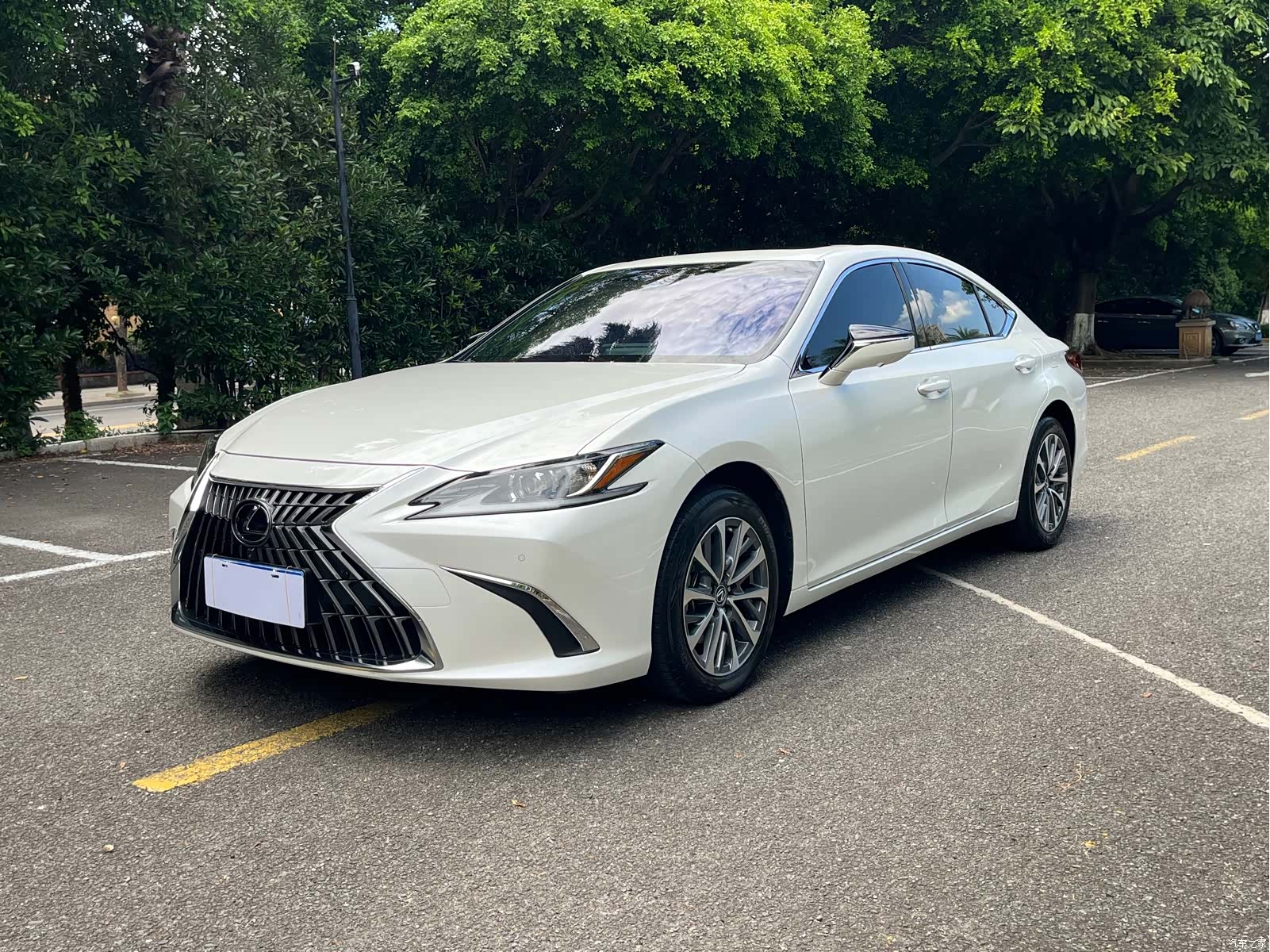 Lexus ES, 2023 3