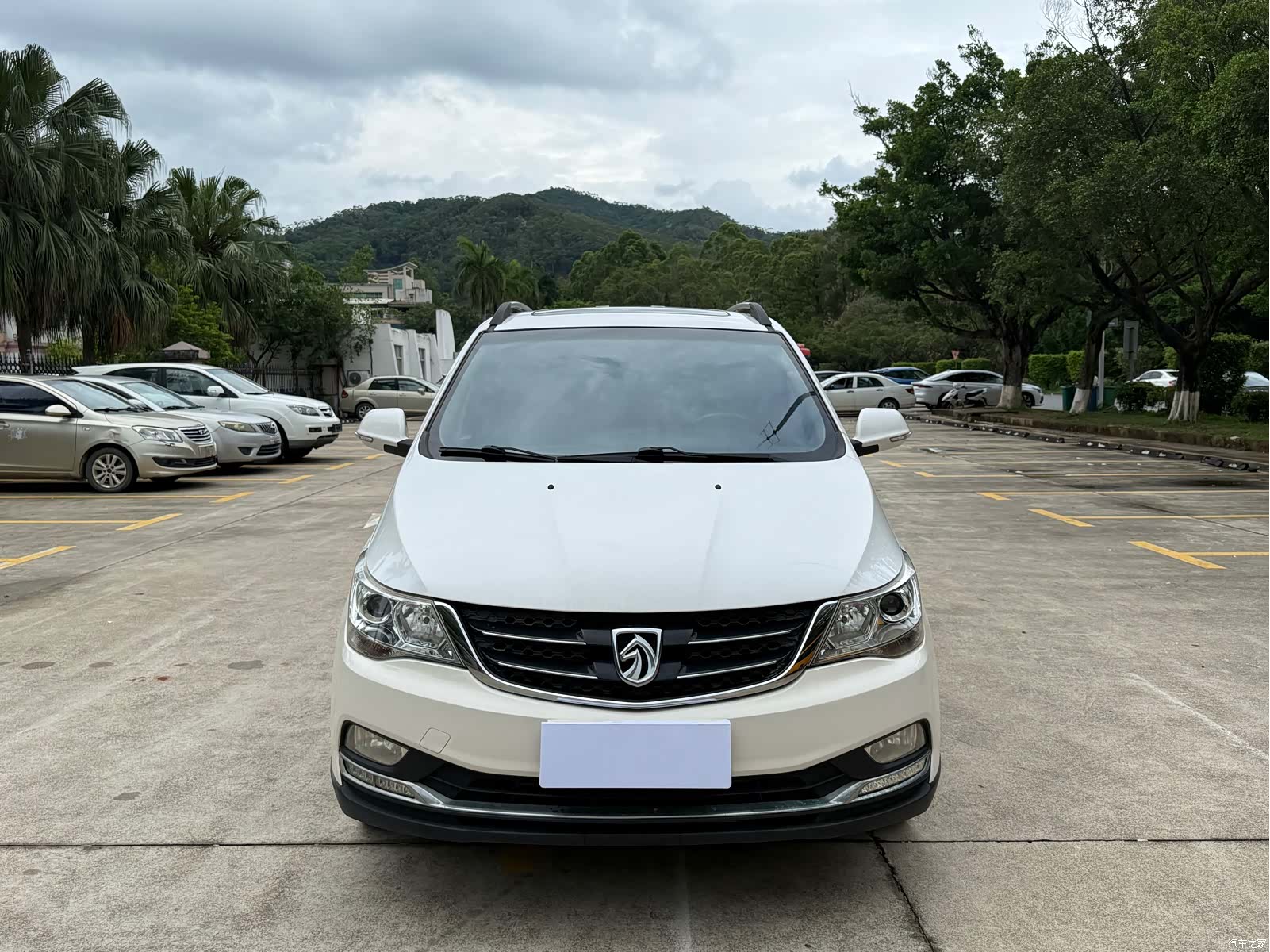 Wuling 730, 2016 2