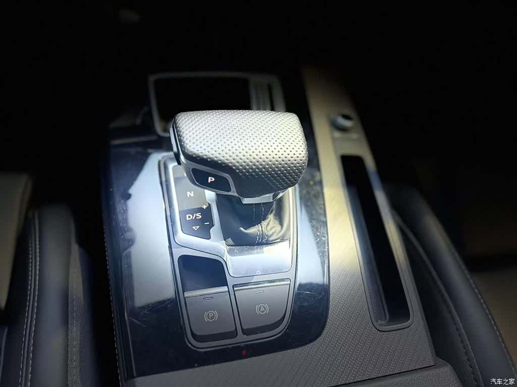 Audi Q5L, 2025 17