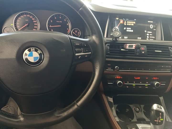 BMW 5 Series 2014 520Li dian ya xing