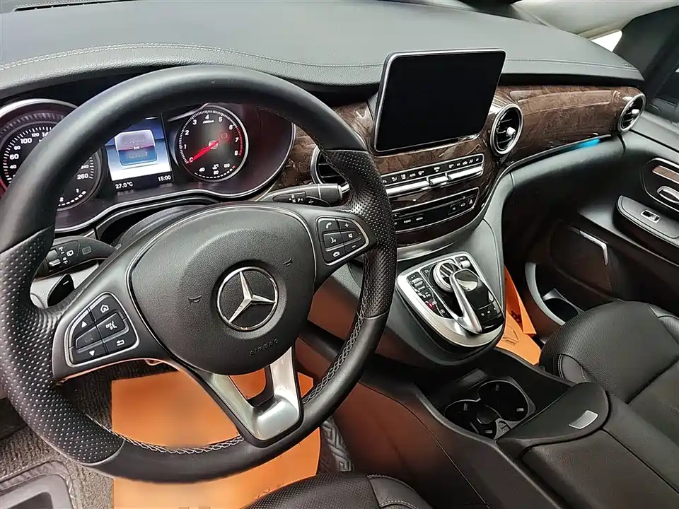 Mercedes-Benz V-class