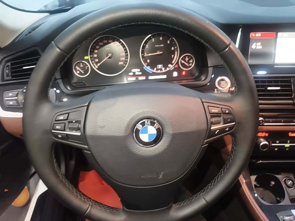 BMW 5 Series, 2015 11