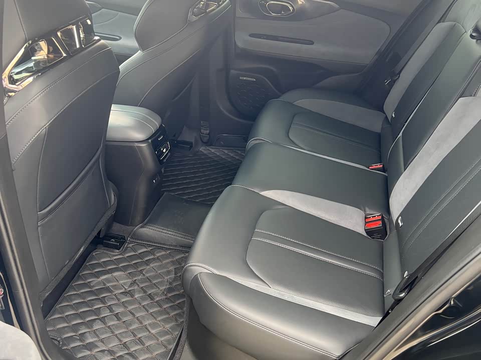 Trumpchi Shadow Leopard