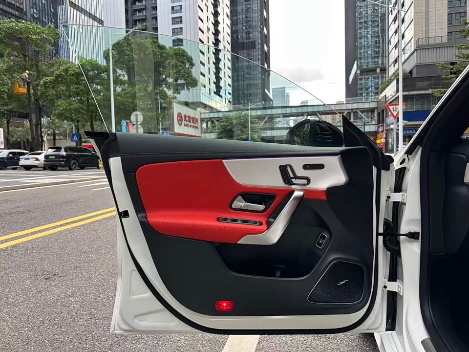 Mercedes-Benz CLA AMG