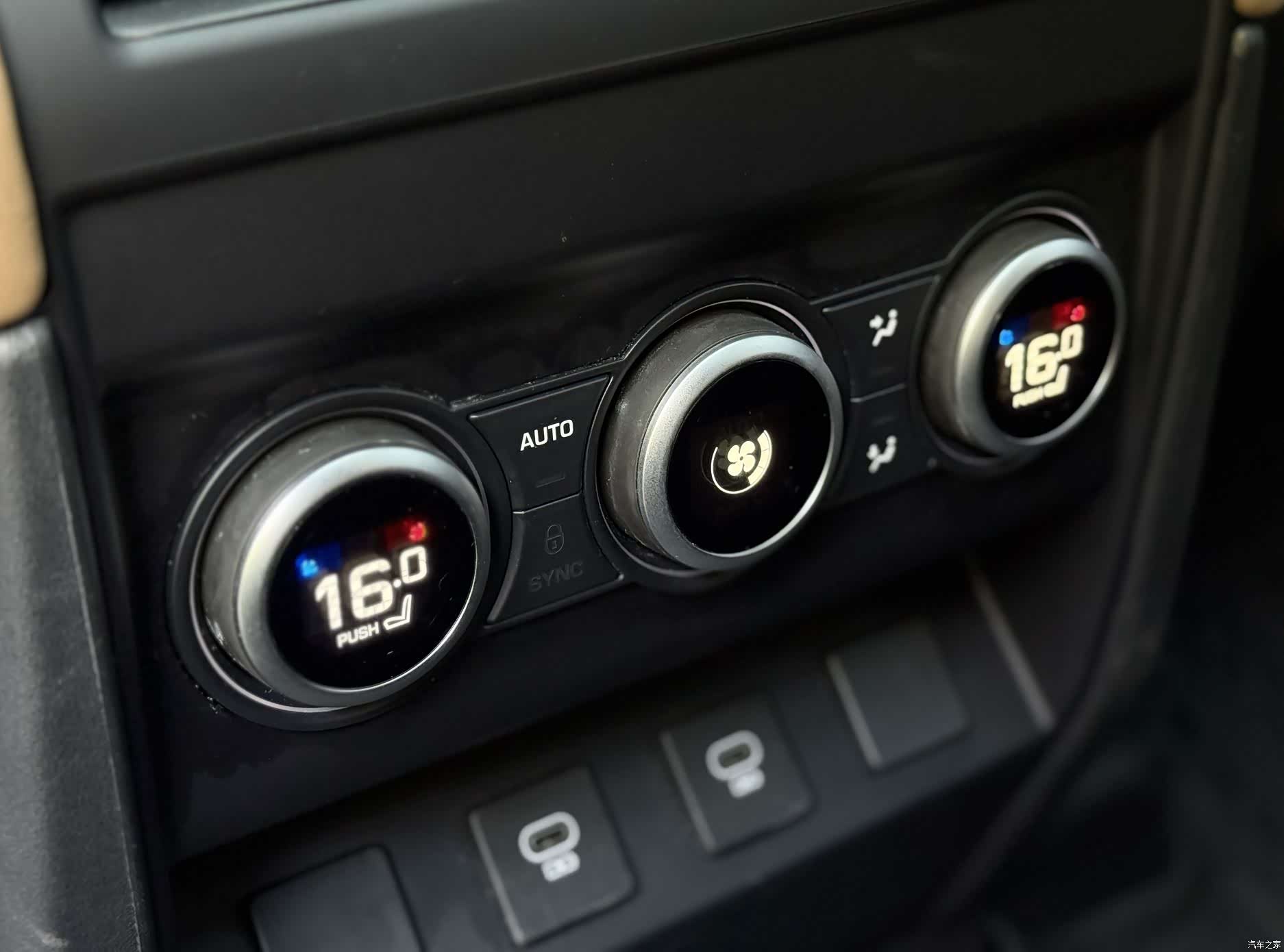 Land Rover Defender, 2025 9
