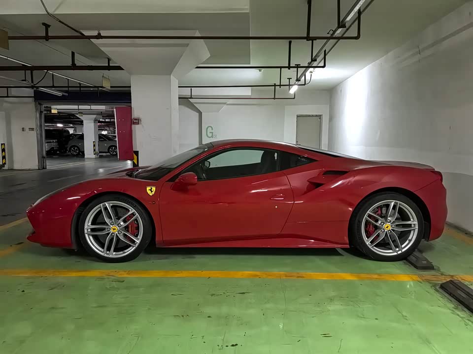 Ferrari 488