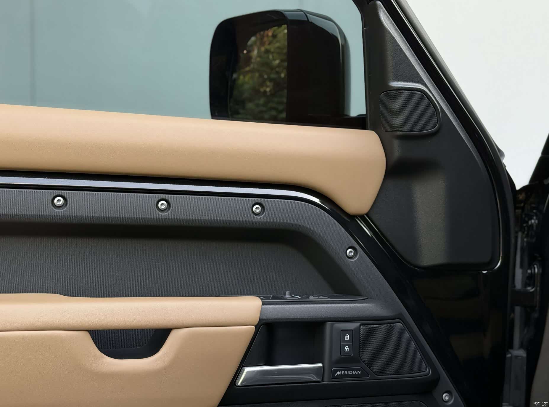 Land Rover Defender, 2025 16