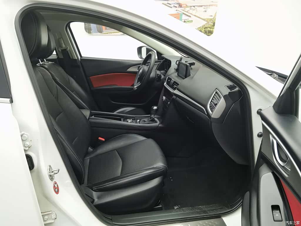 Mazda Mazda3, 2018 23