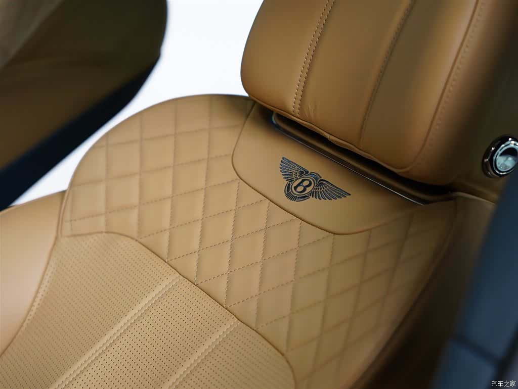 Bentley Bentayga, 2017 28