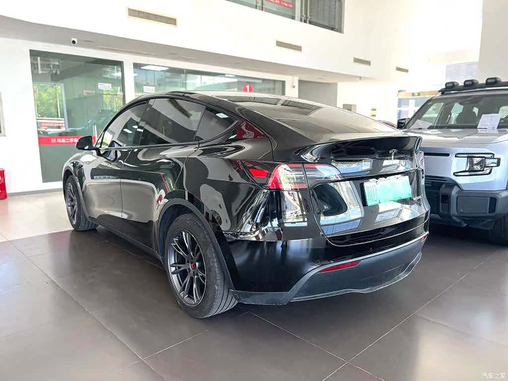 Tesla Model Y, 2024 все фото