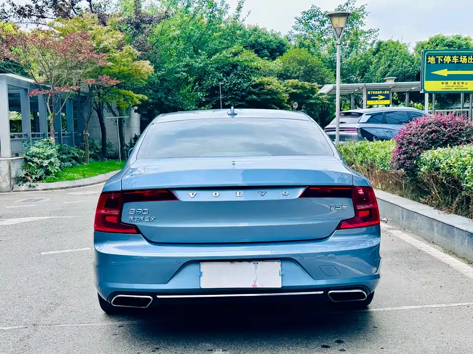 Volvo S90