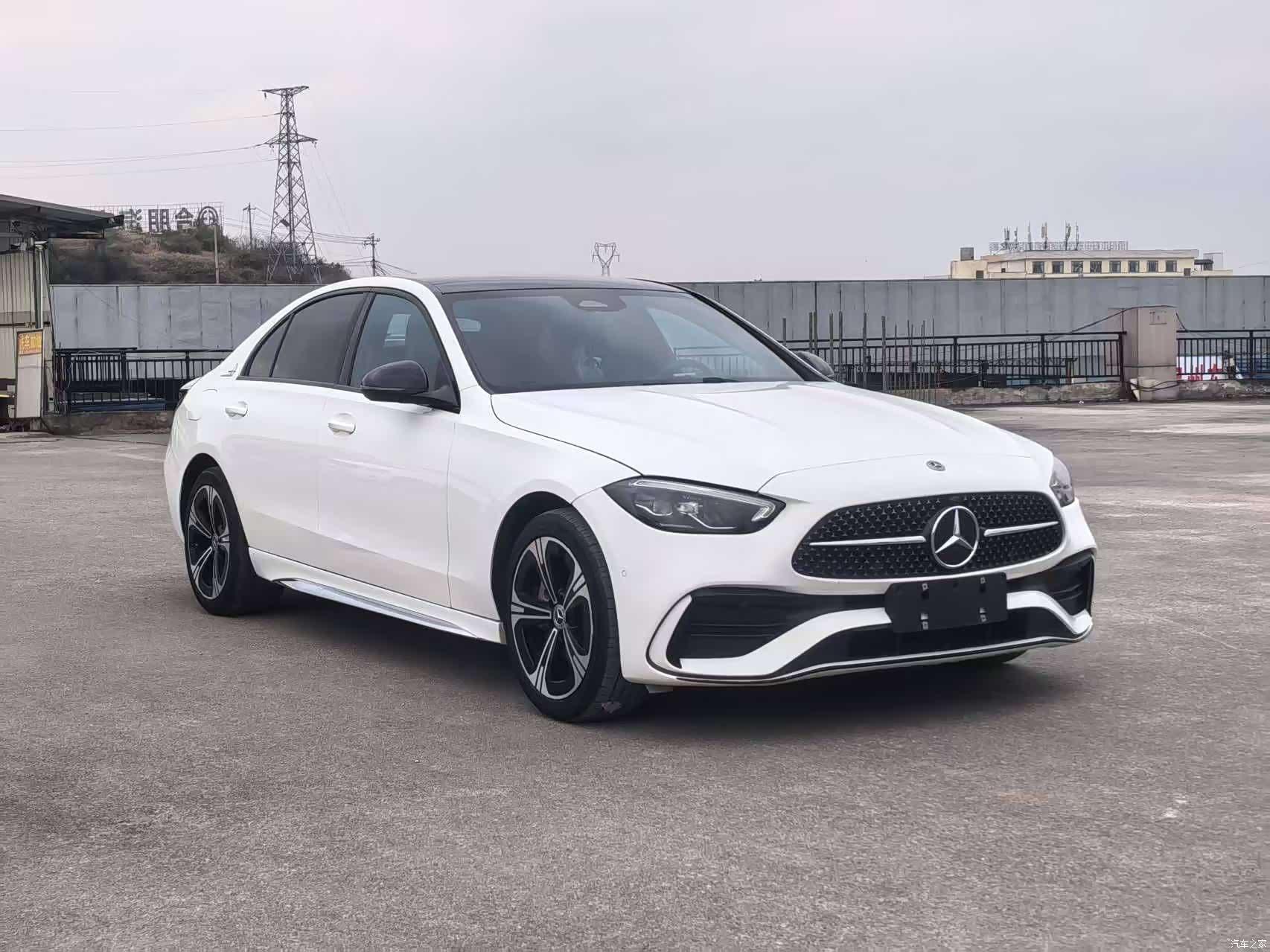 Mercedes-Benz C-Class, 2024 3