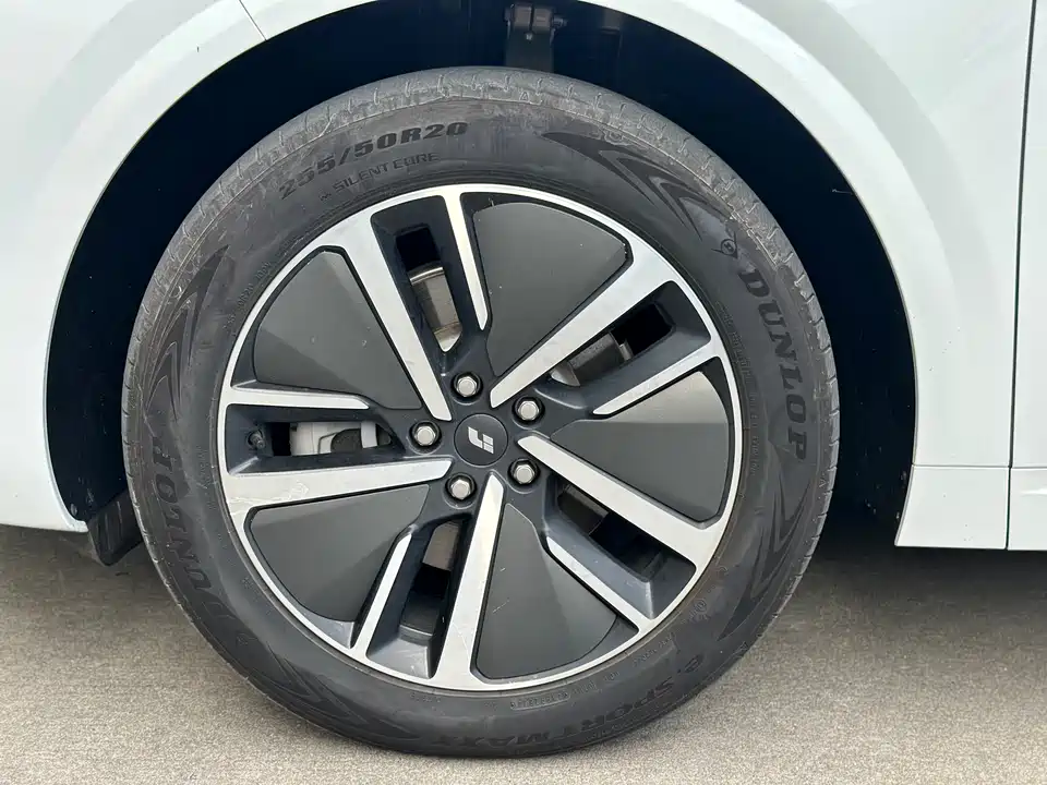 Li Auto Ideal L6