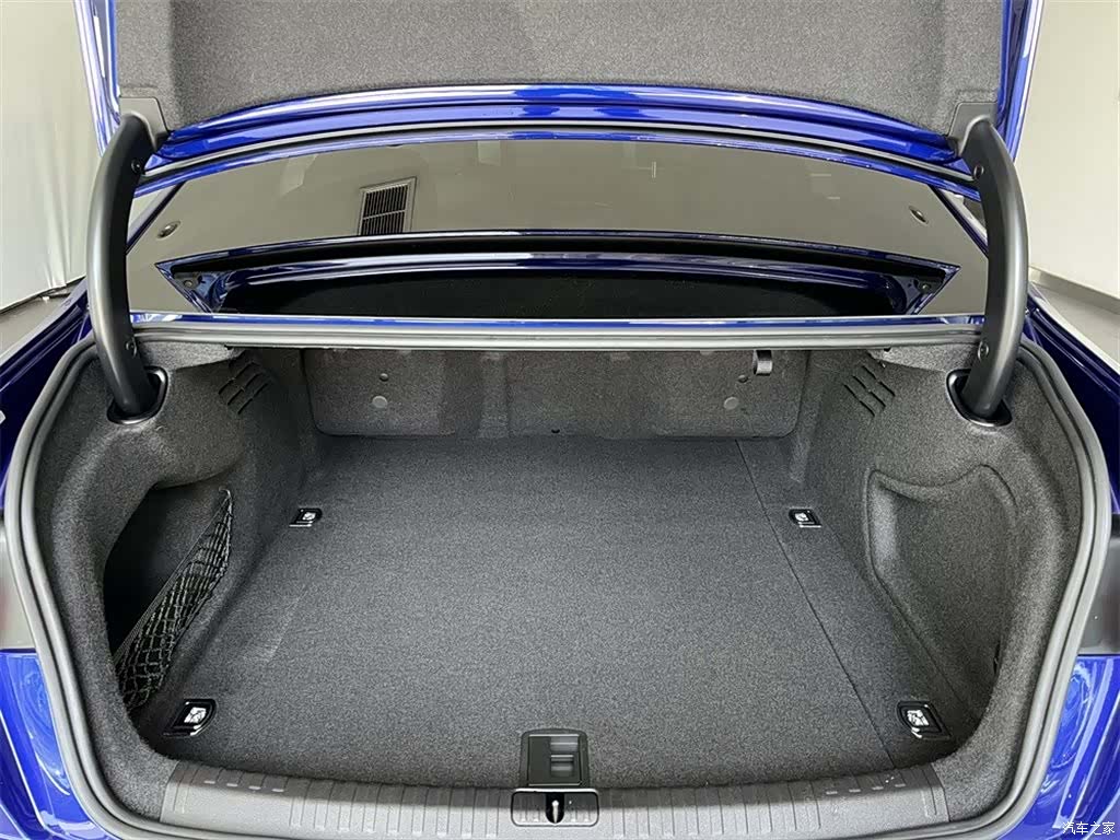 Audi A6L, 2019 9
