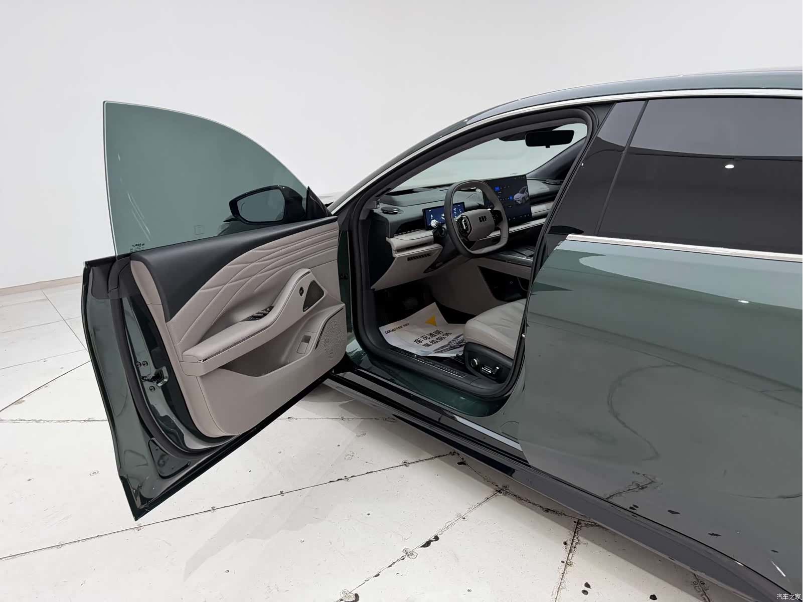 Geely 8, 2025 13