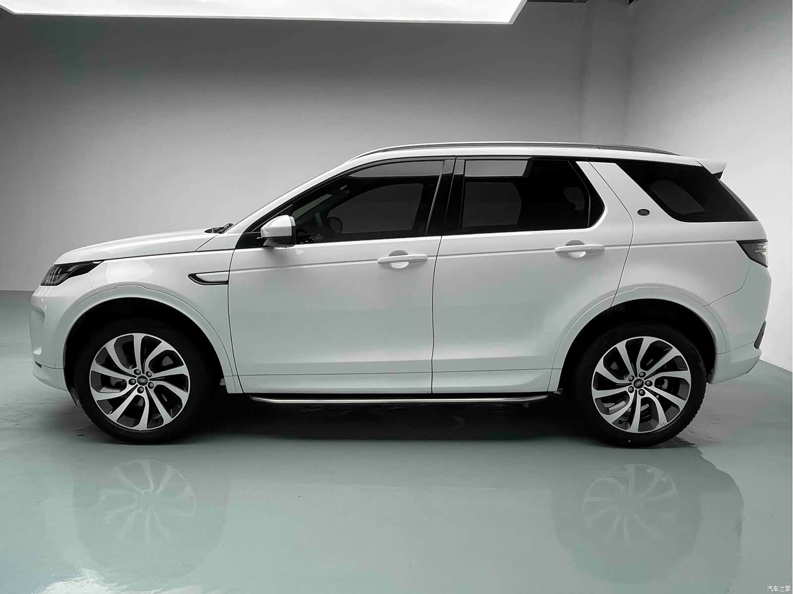Land Rover Discovery, 2023 3
