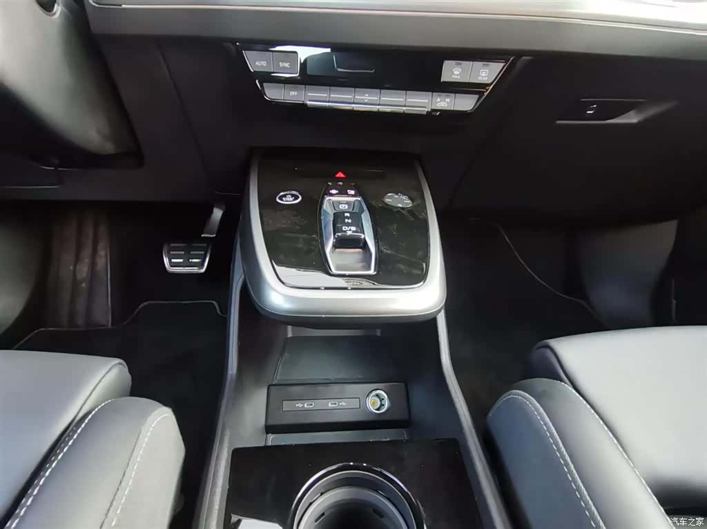 Audi Q4 e-tron, 2024 15