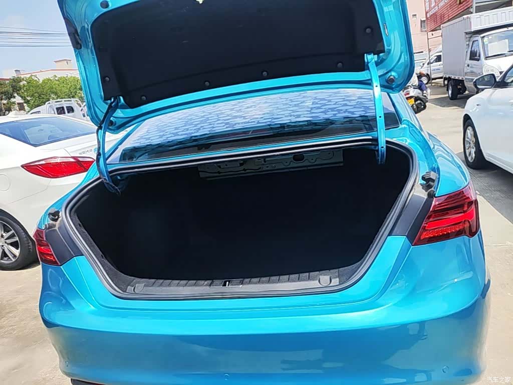 Geely Binray, 2021 19