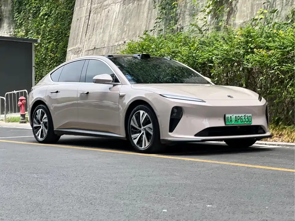 NIO ET5