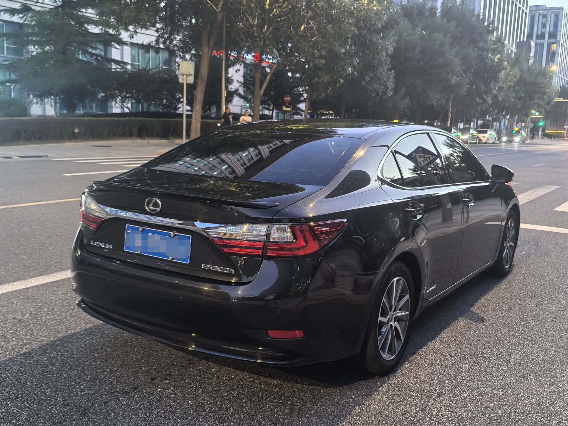 Lexus ES, 2015 4
